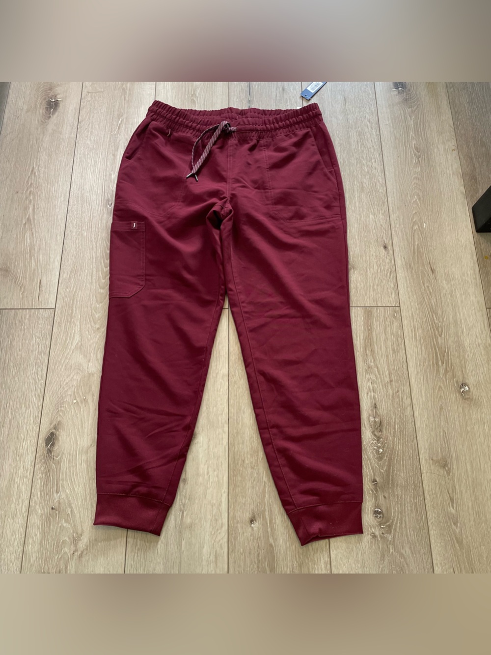 Jaanuu Burgundy Scrub Joggers Petite Medium MP Wine Maroon Medical 5-Pocket